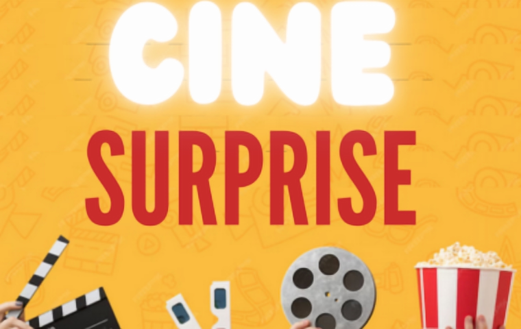 ciné surprise avec un clap de cinéma, des lunettes 3D, un rouleau bobine de film, du pop corn